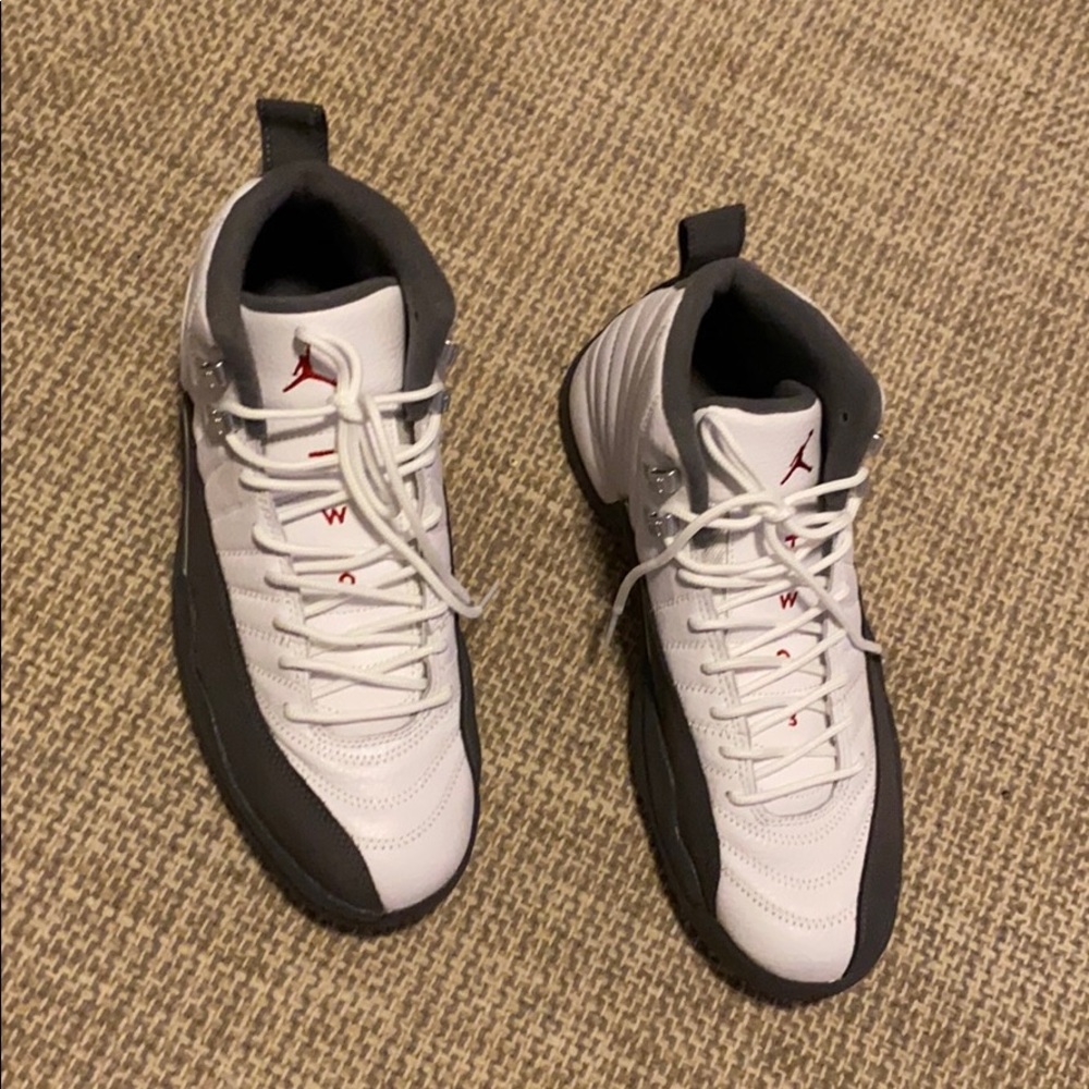 Jordan 12 Retro. Grey and White.